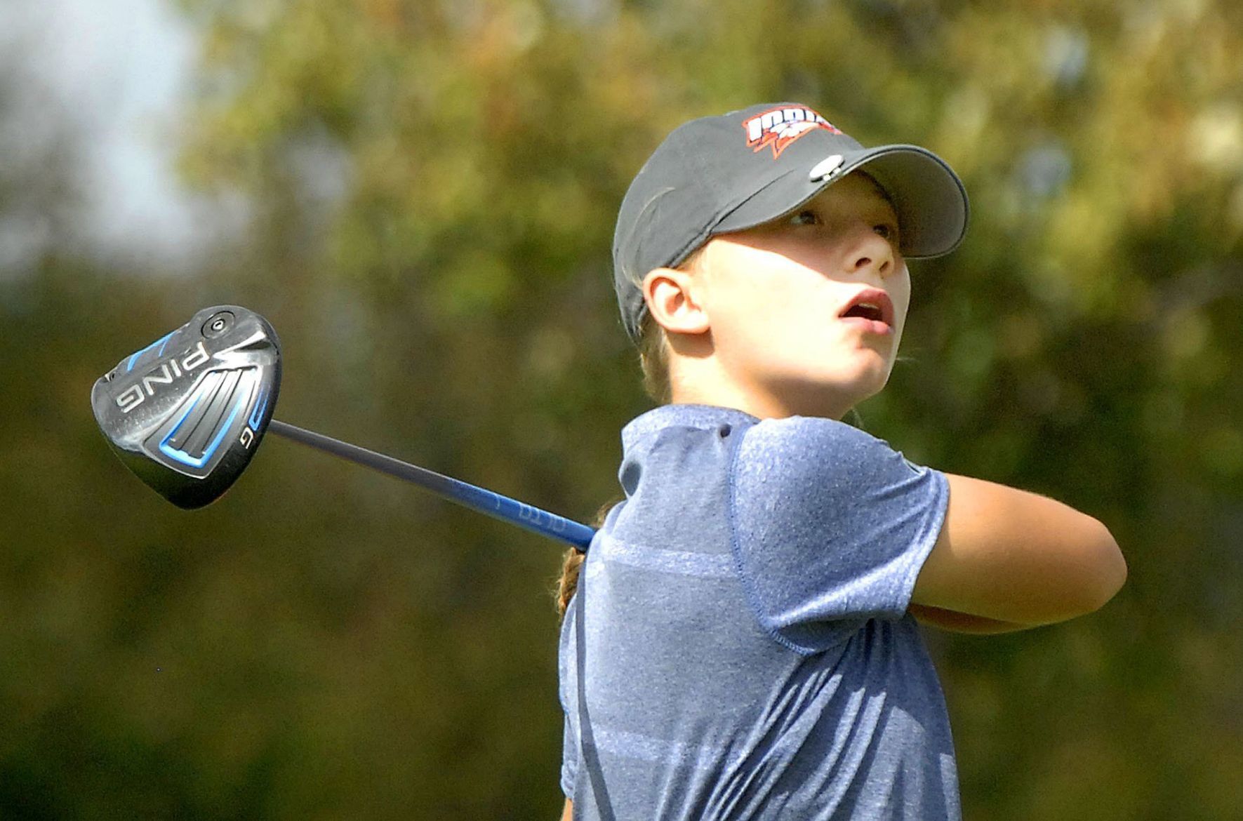 100418-blm-spt-10girlsgolf